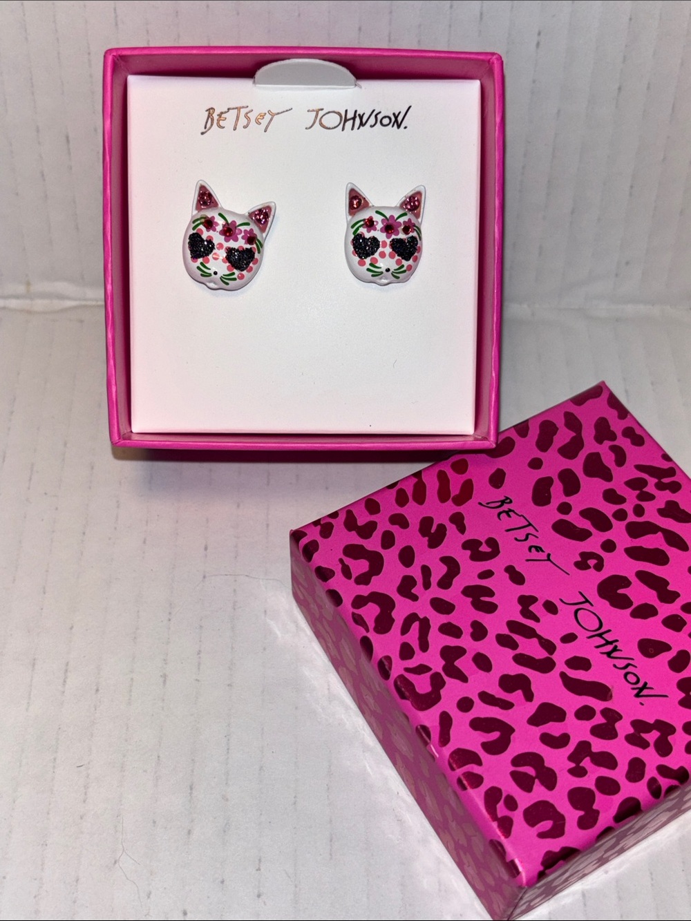 Betsey Johnson White Pink Floral Cat Face Stud Earrings